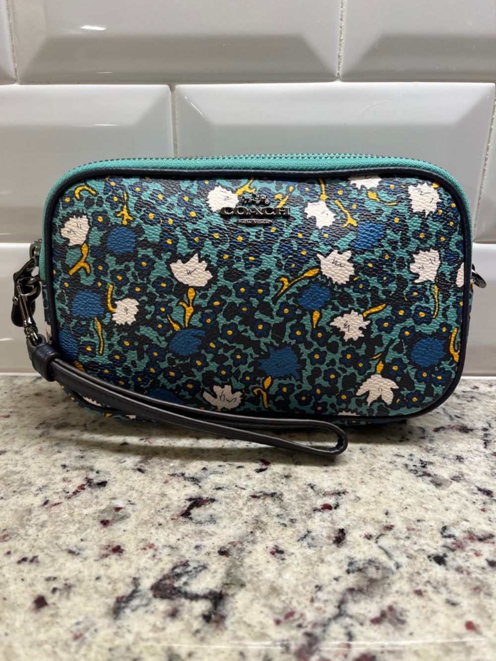 Coach Yankee Floral Print Double Zip Clutch/Wristlet EUC